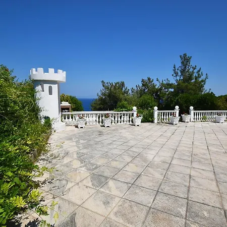 Zea Sea View Apartments, אפיטוס