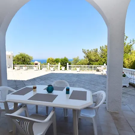 Zea Sea View Apartments, אפיטוס