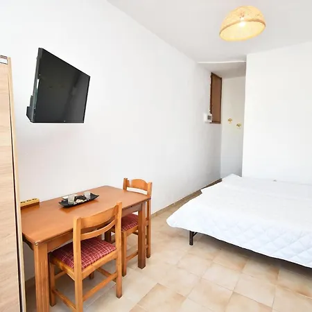 Zea Sea View Apartments, דירה אפיטוס