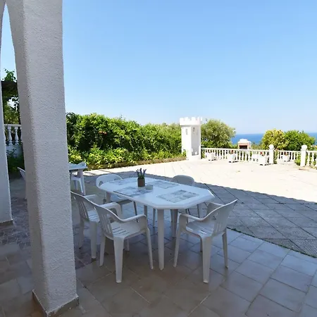 Zea Sea View Apartments, אפיטוס